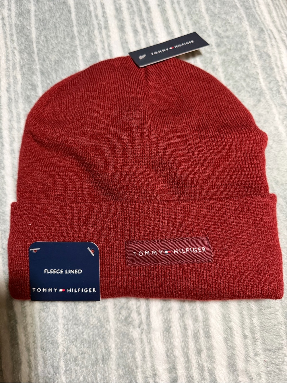 🌧️🤙🏽Tommy  Hilfiger Men's Red Knit Beanie with Logo Patch